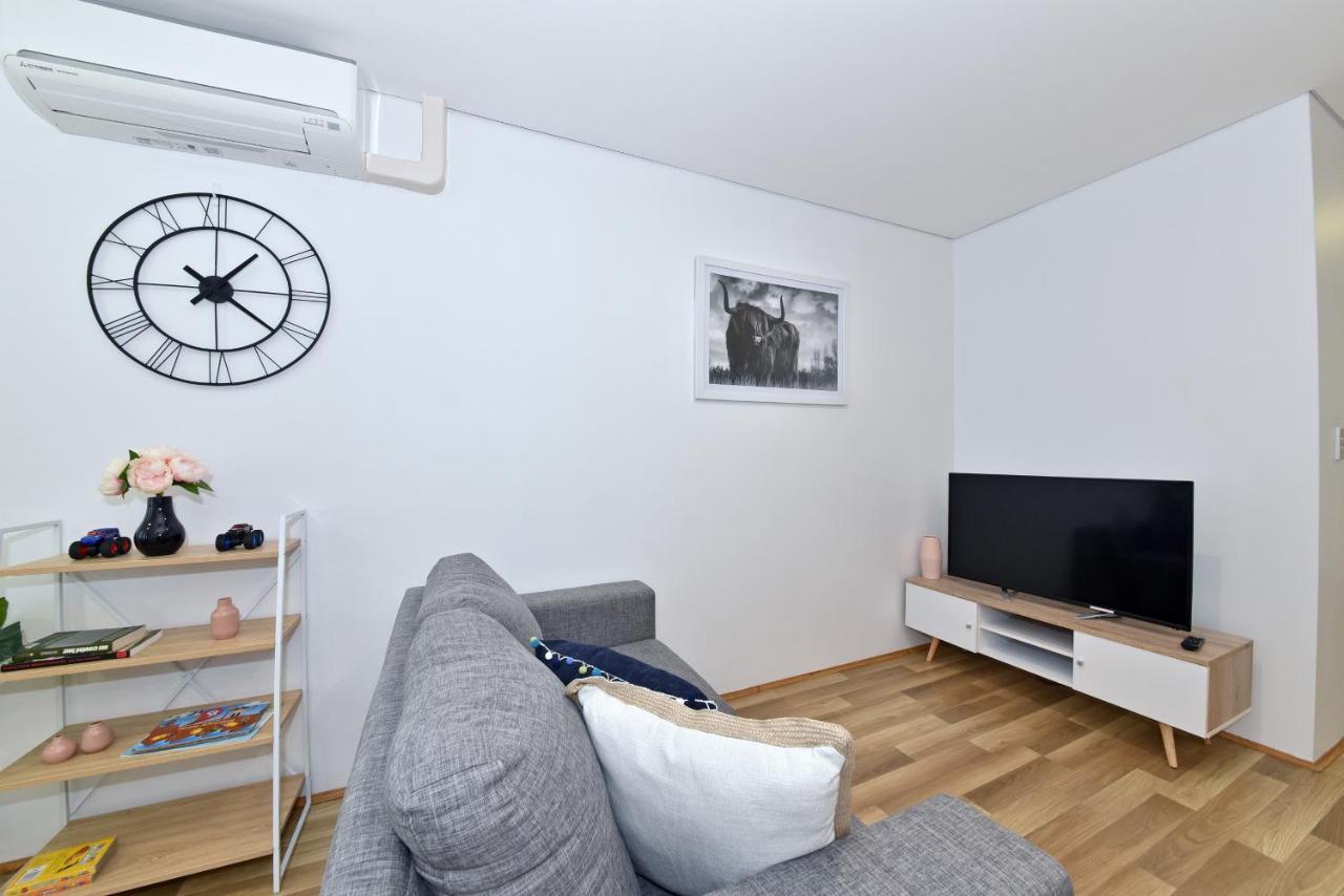 2X2 Modern Apartment Near Airport And City Perth Kültér fotó